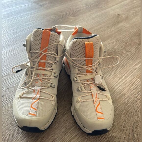 Women’s On Cloudtrax Hiking Shoes - Picture 7 of 9